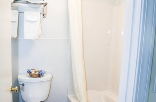 Brunswick Hotel | Moonlight Inn