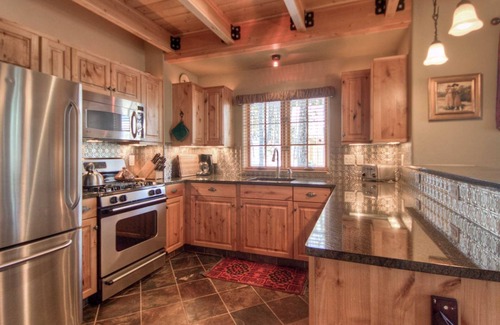 Big Sky Cabina | El mejor Cowboy Heaven Home / Ski-in / out / Luxury Galore / Walk to Lodge, comedor, piscina