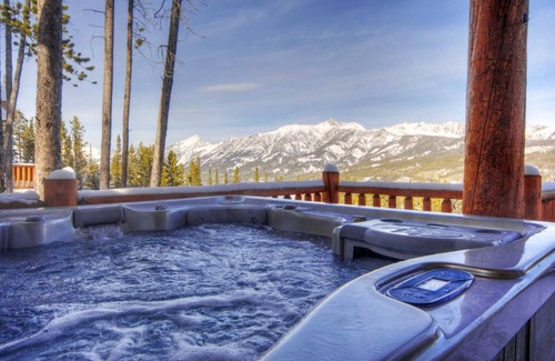 Big Sky Cabina | El mejor Cowboy Heaven Home / Ski-in / out / Luxury Galore / Walk to Lodge, comedor, piscina