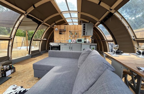 Tenby Alquiler De RV | Moonlight Tent