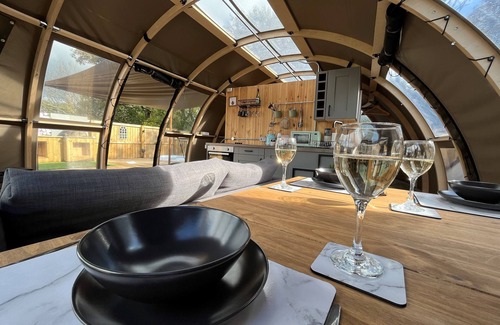 Tenby Alquiler De RV | Moonlight Tent