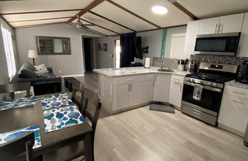 Welaka Casa | Moonlite Retreat- Waterfront home in Welaka, Florida