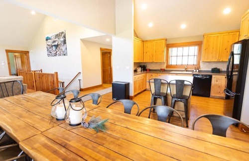 Leavenworth Cabina | Moonrise Mountain Lodge *Hot Tub* Pets *12ppl*
