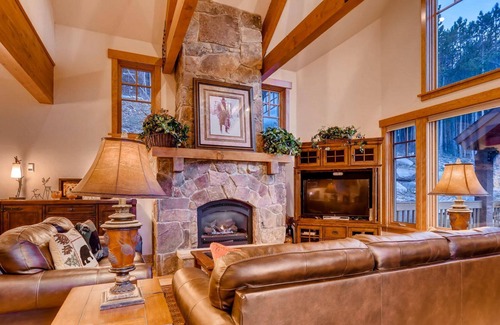 Breckenridge Heights Casa | Moonstone Lodge: visita virtual, bañera de hidromasaje, sala de juegos, cerca de la ciudad, vistas a la montaña