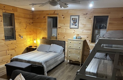 Wilkesville Cabina | More Than A Hunting Cabin-Hocking Hills/Athens - 5 acres secluded