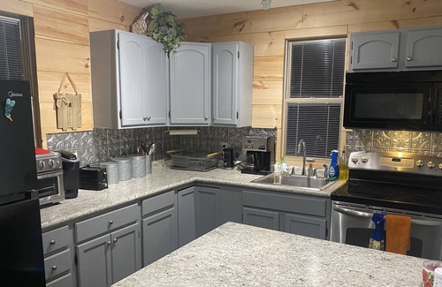 Wilkesville Cabina | More Than A Hunting Cabin-Hocking Hills/Athens - 5 acres secluded