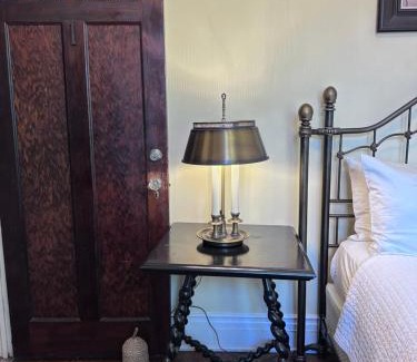 Buffalo Casa | Moreland Guesthouse