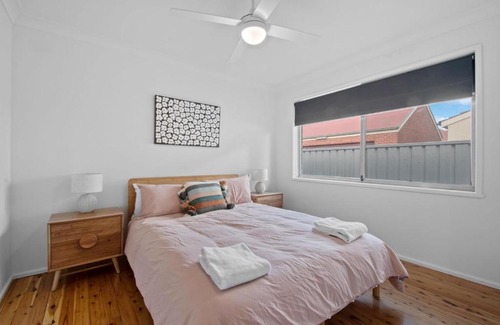 Wagga Wagga Casa | Morgan Abode - Walk to CBD, Modern Escape