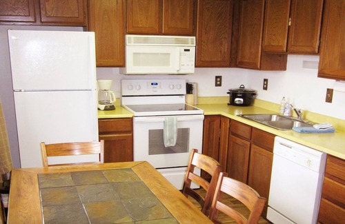Horse Butte Condominio | Morning Glory-comfortable Yellowstone retreat; just minutes from YNP West Gate