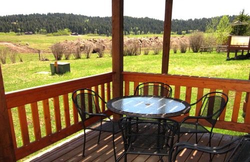 Horse Butte Condominio | Morning Glory-comfortable Yellowstone retreat; just minutes from YNP West Gate