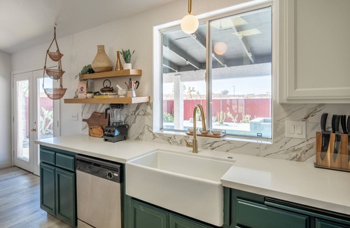 Joshua Tree Casa | Moroccan Oasis/3br + Yoga/ Sound Bath Room + Pool/Spa, close to National Park
