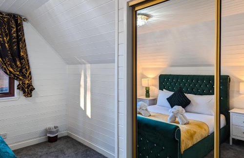 Almondbank Chalet De Esquí | Morrigan 7-Hot Tub-Pet Friendly-Boutique-Perthshire-Families