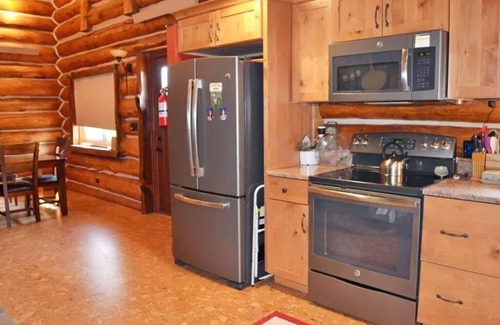 Custer Casa | Morris Place Lodge next to Stockake Lake in CSP
