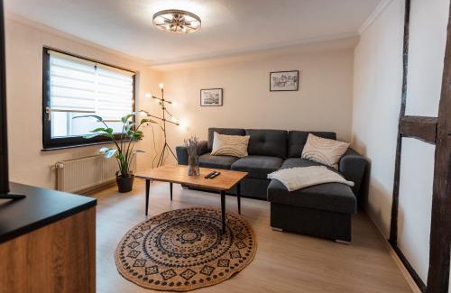 Ediger Casa | Mosel-Fachwerkhaus in Ediger-Eller - Charmant & Komfortabel, Nähe Calmont Klettersteig, bis 5 Personen - 2 Schlafzimmer & Netflix
