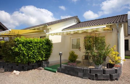 Wintrich Hotel | Moselhotel Weinhaus Simon `Sauna`Restaurant`ELadesäule