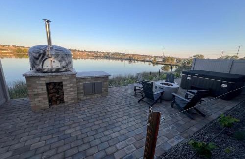 Moses Lake Casa | Moses Lake Vineyard Retreat-Waterfront Escapism