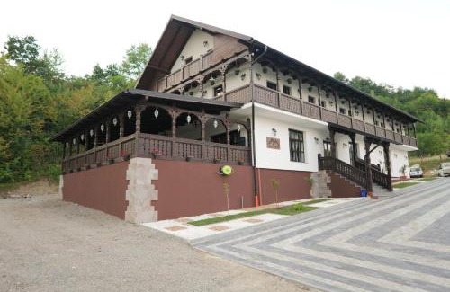 Giulesti Casa | Mosia Dar In Rai