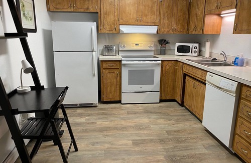 North Star Apartamento | Most Comfortable Beds! 2 BR Apt in Midtown