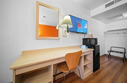 Big Bear Lake Hotel | Motel 6 Big Bear Lake, CA