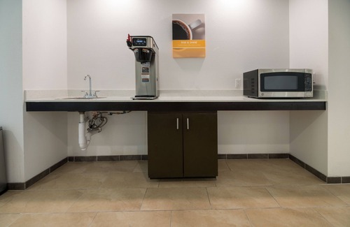 South Side Hotel | Motel 6 Corpus Christi, TX