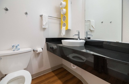 South Side Hotel | Motel 6 Corpus Christi, TX