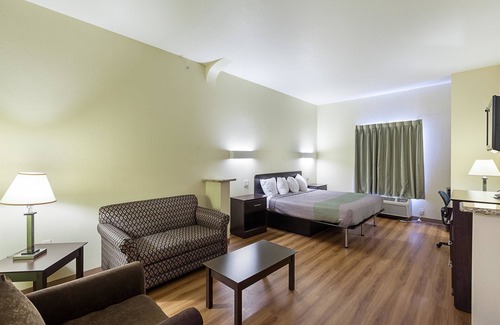 Fossil Creek Hotel | Motel 6 Fort Worth, TX