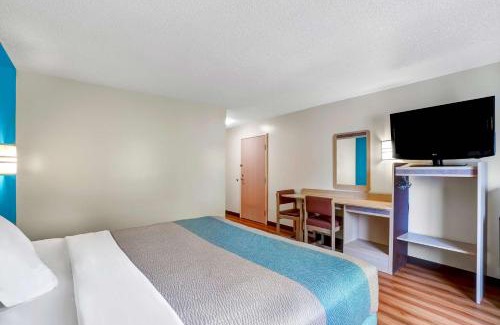 Gordonville Hotel | Motel 6-Gordonville, PA - Lancaster PA