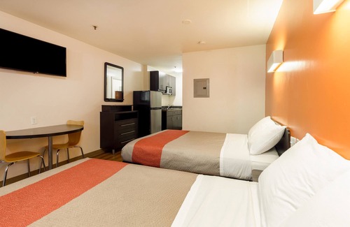 Wade Hampton Hotel | Motel 6 Greenville, SC