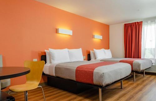 Livingston Hotel | Motel 6-Livingston, CA - Merced County