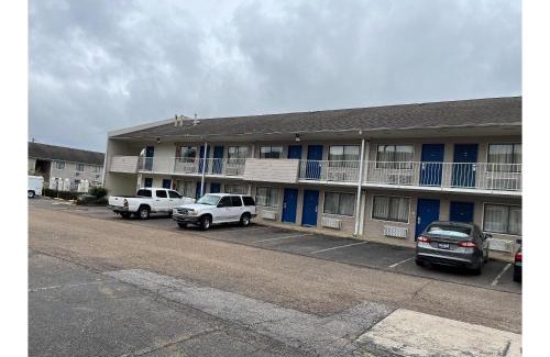 Millington Hotel | Motel 6 Millington TN