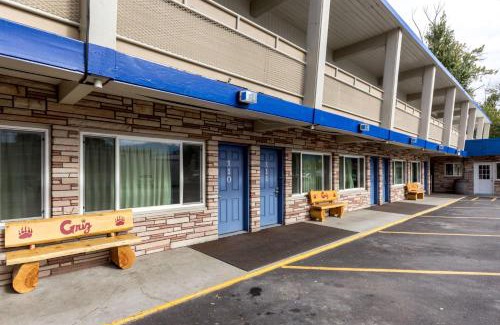 Heart of Missoula Hotel | Motel 6-Missoula, MT - University