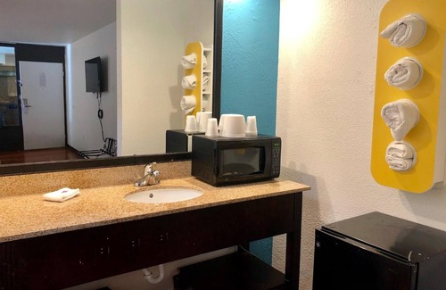 Nashville Hotel | Motel 6 Nashville, TN - Airport