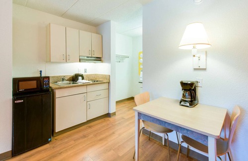 Norfolk - Virginia Beach Hotel | Motel 6 Norfolk, VA