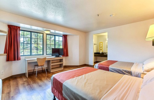 Pinole Hotel | Motel 6 Pinole, CA