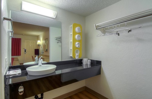 Rancho Mirage Hotel | Motel 6 Rancho Mirage, CA - Palm Springs