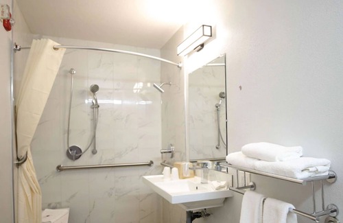 Southeastern Sacramento Hotel | Motel 6 Sacramento, CA - Central