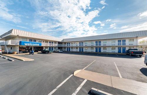 North San Antonio - SAT Hotel | Motel 6 San Antonio TX I10 West