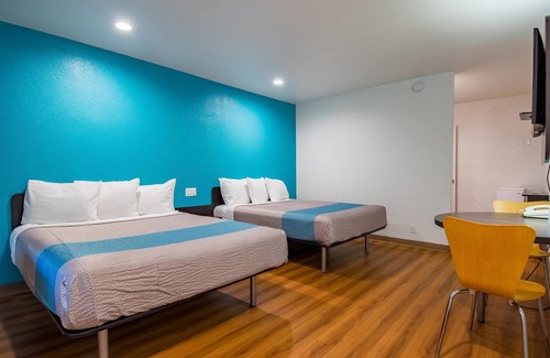 San Bernardino Hotel | Motel 6 San Bernardino, CA - Downtown