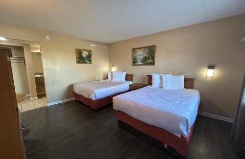 Selma Hotel | Motel 6 Selma, CA