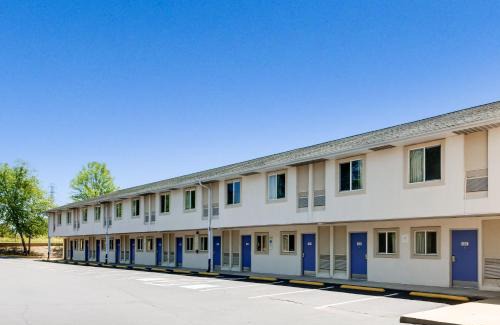 Barium Springs Hotel | Motel 6-Statesville, NC