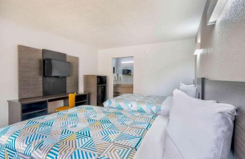 Sulphur Hotel | Motel 6-Sulphur, LA