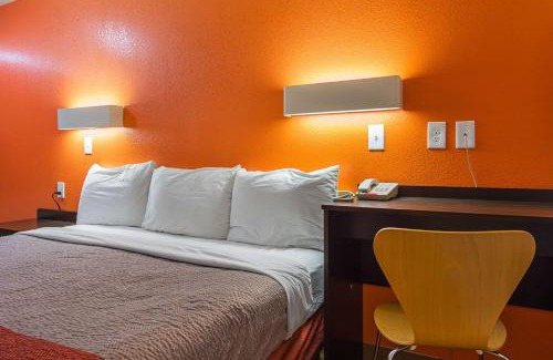 Tucker Hotel | Motel 6-Tucker, GA - Atlanta Northeast