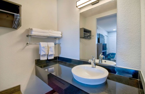 Vallejo Hotel | Motel 6 Vallejo, CA - Six Flags West