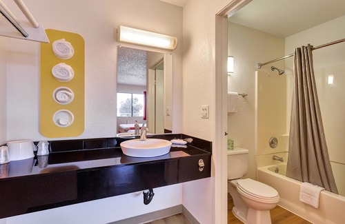 Vallejo Hotel | Motel 6 Vallejo, CA - Six Flags West