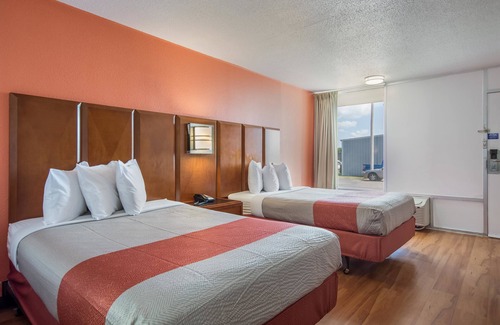 Van Buren Hotel | Motel 6 Van Buren, AR