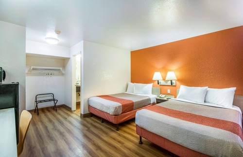 Youngtown Hotel | Motel 6 Youngtown, AZ - Phoenix - Sun City