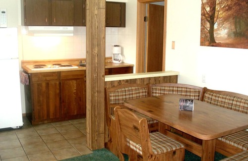 East Kootenay Hotel | Motel Tyrol