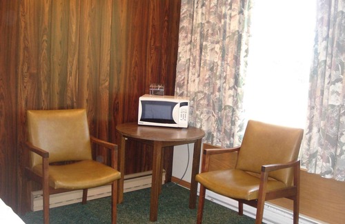 East Kootenay Hotel | Motel Tyrol