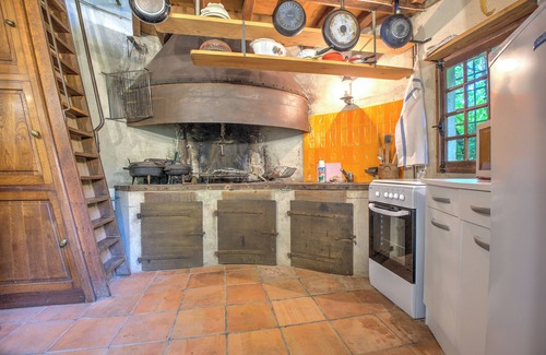 Neuvic Casa | Moulin de Villeverneix y su torre, Neuvic a orillas del Vern para 6, 8 personas.