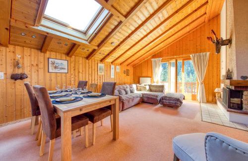 Champery Apartamento | Moulins 8 Skylights And Chimney